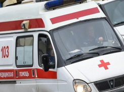 Два пешехода пострадали под колесами автомобиля в Волжском