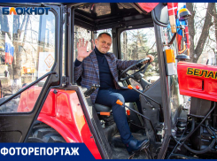 Десятки спецмашин прошлись колонной по улицам Волжского
