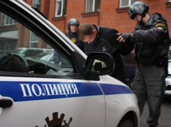 Под Волгоградом угонщик-рецидивист едва не зарезал инспектора ДПС