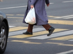 Волжанин сбил женщину на пешеходном переходе по улице Ленина и врезался в «Фольксваген»