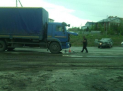 На севере Волгограда пенсионер на ВАЗ врезался в КамАЗ