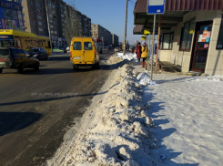 Из-за снежных гор на остановках, волжанам приходится скакать, как сайгакам