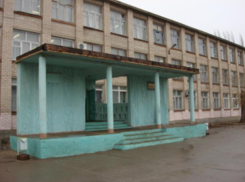 Корпус школы № 19 закрыли из-за опасных трещин