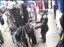 В Волжском задержали 29-летнюю клептоманку, обокравшую дорогой бутик