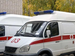 Три человека попали в больницу от столкновения автомобилей