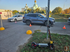 12-летний мальчик на электросамокате попал под колёса Chery Tiggo в Волжском