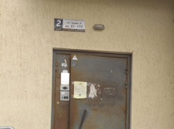 Жители дома Труда, 2 в Волжском месяц оставались без отопления и горячей воды