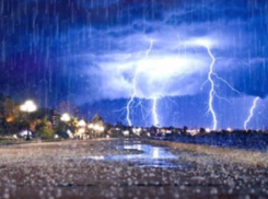 К Волжскому приближаются ливни и грозы