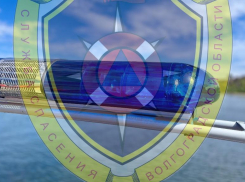Спасатели вытащили мужчину из Ахтубы после падения с плавсредства