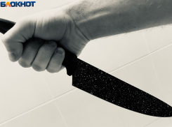 В Волжском местного жителя чуть не зарезали во время пьяной ссоры