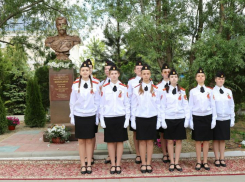 Близ Волжского открыли памятник царю Николаю II
