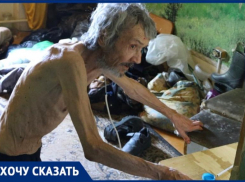 «Он погибнет с голода»: встревоженные волжане о соседстве с ползающим пенсионером