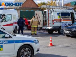 В Волжском водитель проигнорировал сигнал светофора и отправил двух людей в больницу