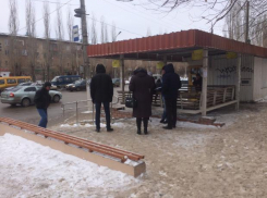 Рабочая комиссия осматривает «нелепые» пандусы в Волжском