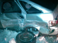 Под Волгоградом нетрезвый водитель «двенадцатой» спровоцировал аварию: двое пострадали