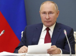 «Путинские» выплаты придется оформлять оффлайн всем опекунам в Волжском