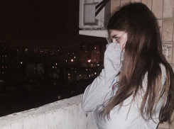 Полицейские и волонтеры Волжского вернули 15-летнюю беглянку Алену домой