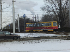 В Волжском трамвай сошёл с рельсов: подробности инцидента