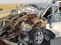 3 человека погибли, мужчина и ребенок в больнице: подробности страшной аварии на трассе в Волгоградской области