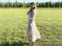 Моду на худи и курение при детях осудила экс-волжанка Юлия Ковальчук