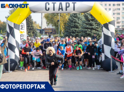 Профессионалы столкнулись с любителями: в Волжском прошел «Осенний марафон»