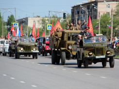 9 мая жители Волжского встретили торжественно и патриотично