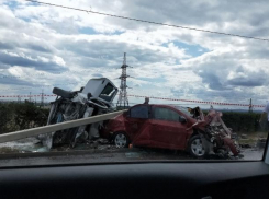 Видео трагической аварии на ГЭС с регистратора пострадавшей машины