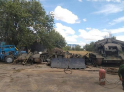 В парке «Волжский» пилят военную технику