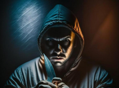 «С ножом в руках вымогал украшения у женщин»: серийному грабителю вынесут приговор в Волжском