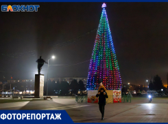 Волжский засиял к Новому году: атмосферные кадры ночного города 