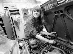 «Женщина может все»: в Волжском уверены, что мужских профессий не бывает