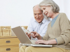 Нерешительных пенсионеров призывают определиться, куда направлять страховые взносы работодателей