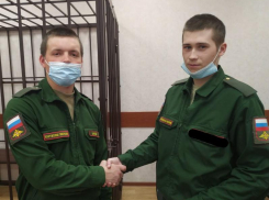 Устроил дедовщину и получил срок: солдата осудили за сломанную челюсть сослуживца в Волжском