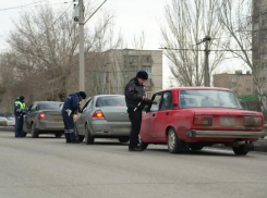 За 4 дня 39 тонировок, 3 бесправника, 2 пьяных, 6 машин на штрафстоянке: итоги массового рейда ГАИ в Волжском