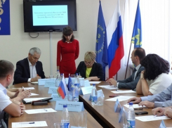 Гусева и Глухов подписали соглашение о сотрудничестве