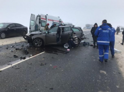 Появилось видео жуткой аварии, в которой пострадало шесть человек 