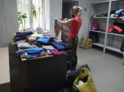 В храмах Волжского открыты пункты вещевой помощи