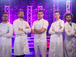 «Хотим стать известнее Малышевой»: врачи из Волжского отправились покорять ТНТ в столицу