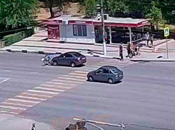 В Волжском на перекрестке сбили велосипедиста