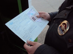 В Волжском водители общественного транспорта пренебрегают правилами безопасности