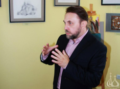 В Волжском проходит выставка художника и иконописца Юрия Сидоренко