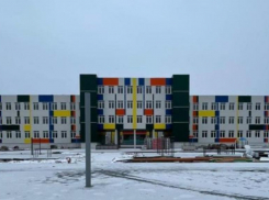 В Волжском продолжается строительство долгожданной школы