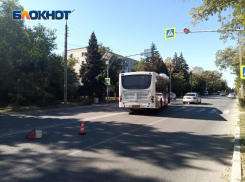 Переломы и сотрясение: сбитый автобусом мужчина в больнице Волжского