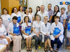 Татьяна Глухова от лица Волжской городской Думы поздравила медиков с юбилеем диспансера 
