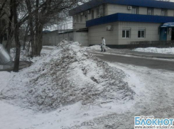 Улицы Волжского завалили грязным снегом