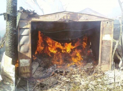 В Волжском нерадивый автовладелец поджег гараж