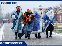  В Волжском прошел забег Дедов Морозов: пришлось потеть и веселиться