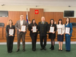 Сразу двое сотрудников Волжского городского суда стали лучшими помощниками судей региона