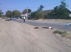 В Камышине мотоциклист насмерть сбил пенсионерку и погиб сам