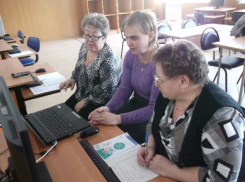 Армию пожилых блогеров и юзеров подготовили в Волжском